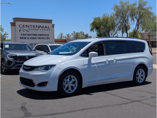 2017 Chrysler Pacifica Touring-L Plus's photo