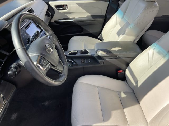 2017 Toyota Avalon XLE - Photo 17